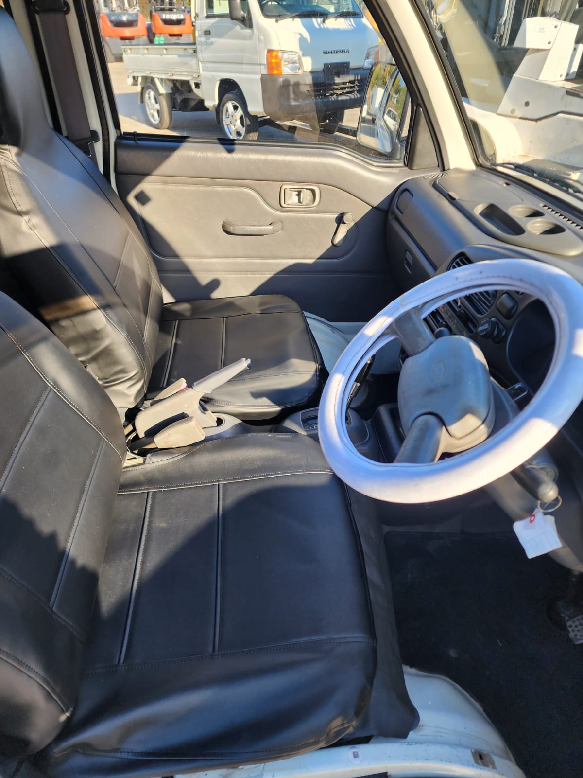 White 1994 Daihatsu Hijet Deck Van 4x2, photo 13 of 19