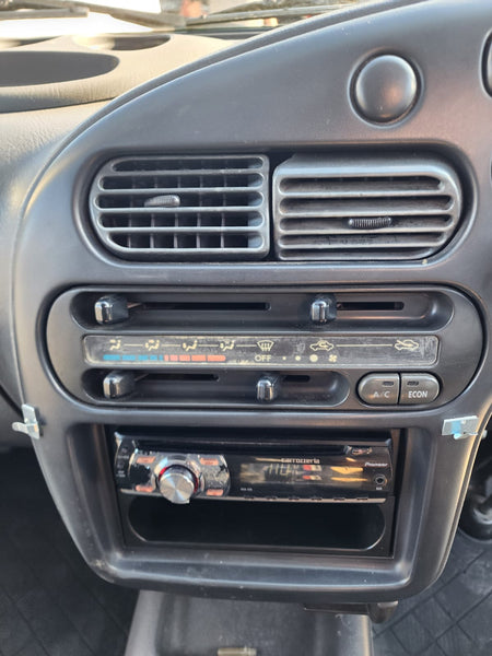 White 1994 Daihatsu Hijet Deck Van 4x2, photo 15 of 19