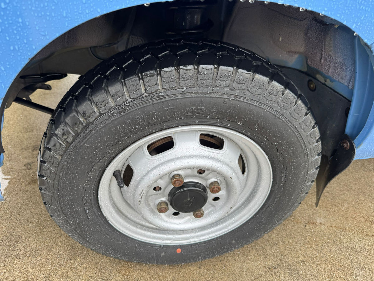 Blue 1994 Daihatsu Hijet 4x4 kei truck, photo 6 of 13