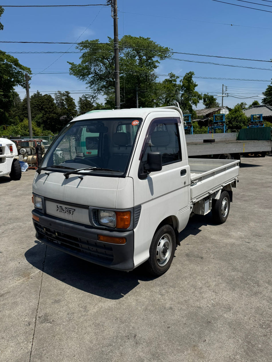 White 1995 Daihatsu Hijet 4x4 kei truck, photo 1 of 12