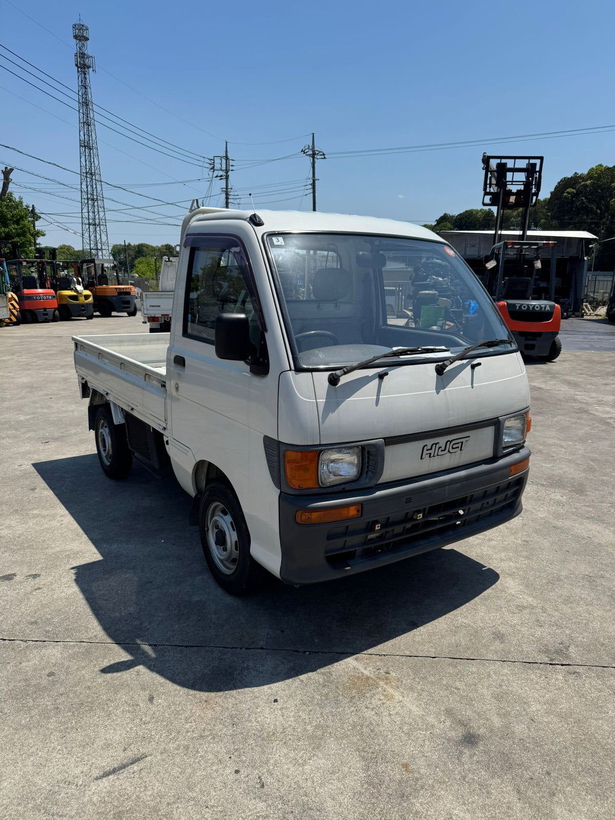 White 1995 Daihatsu Hijet 4x4 kei truck, photo 2 of 12