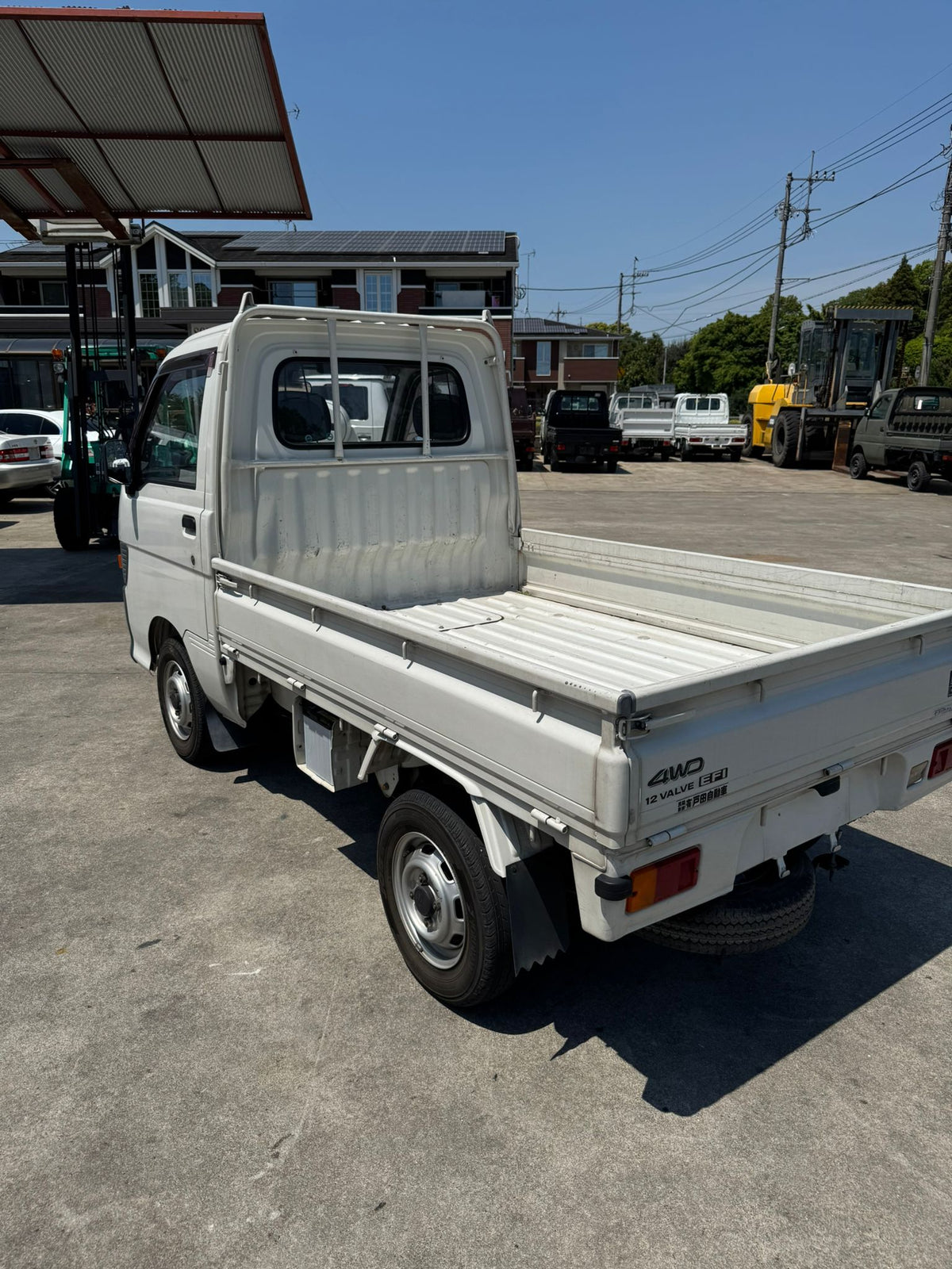 White 1995 Daihatsu Hijet 4x4 kei truck, photo 4 of 12