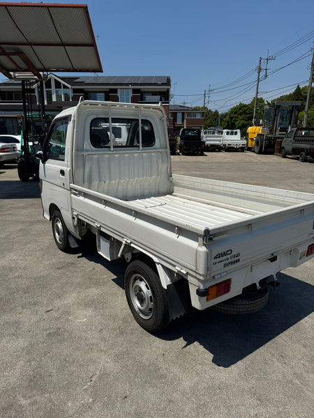 White 1995 Daihatsu Hijet 4x4 kei truck, photo 4 of 12