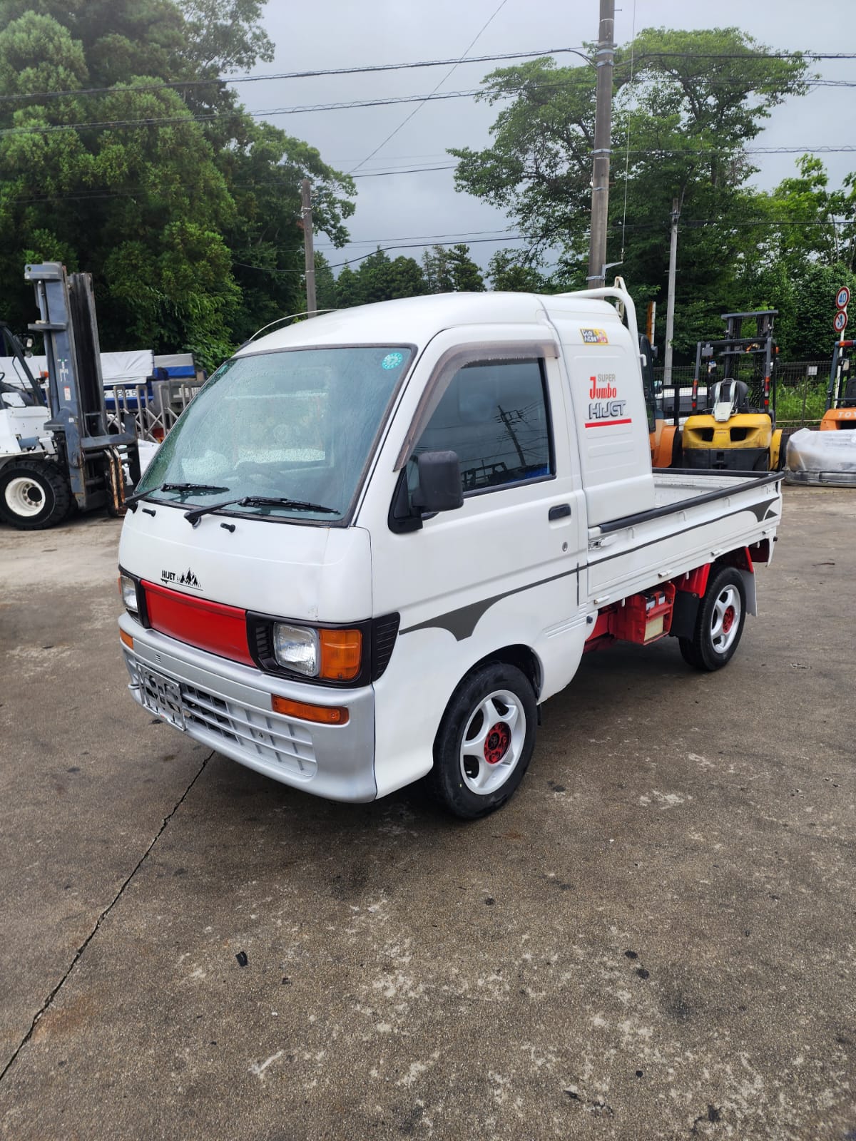 White 1998 Daihatsu Hijet Jumbo 4x4 kei truck, photo 2 of 16