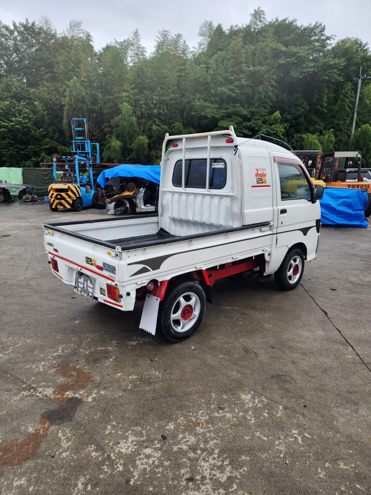White 1998 Daihatsu Hijet Jumbo 4x4 kei truck, photo 4 of 16