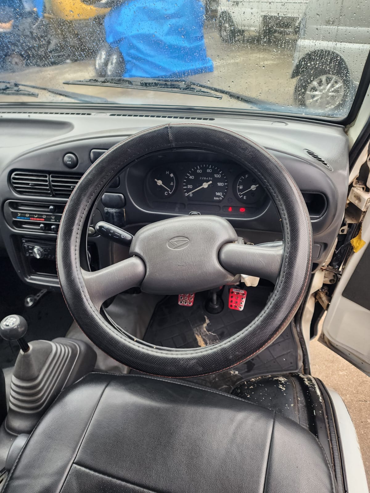 White 1998 Daihatsu Hijet Jumbo 4x4 kei truck, photo 12 of 16