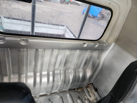 White 1998 Daihatsu Hijet Jumbo 4x4 kei truck, photo 15 of 16