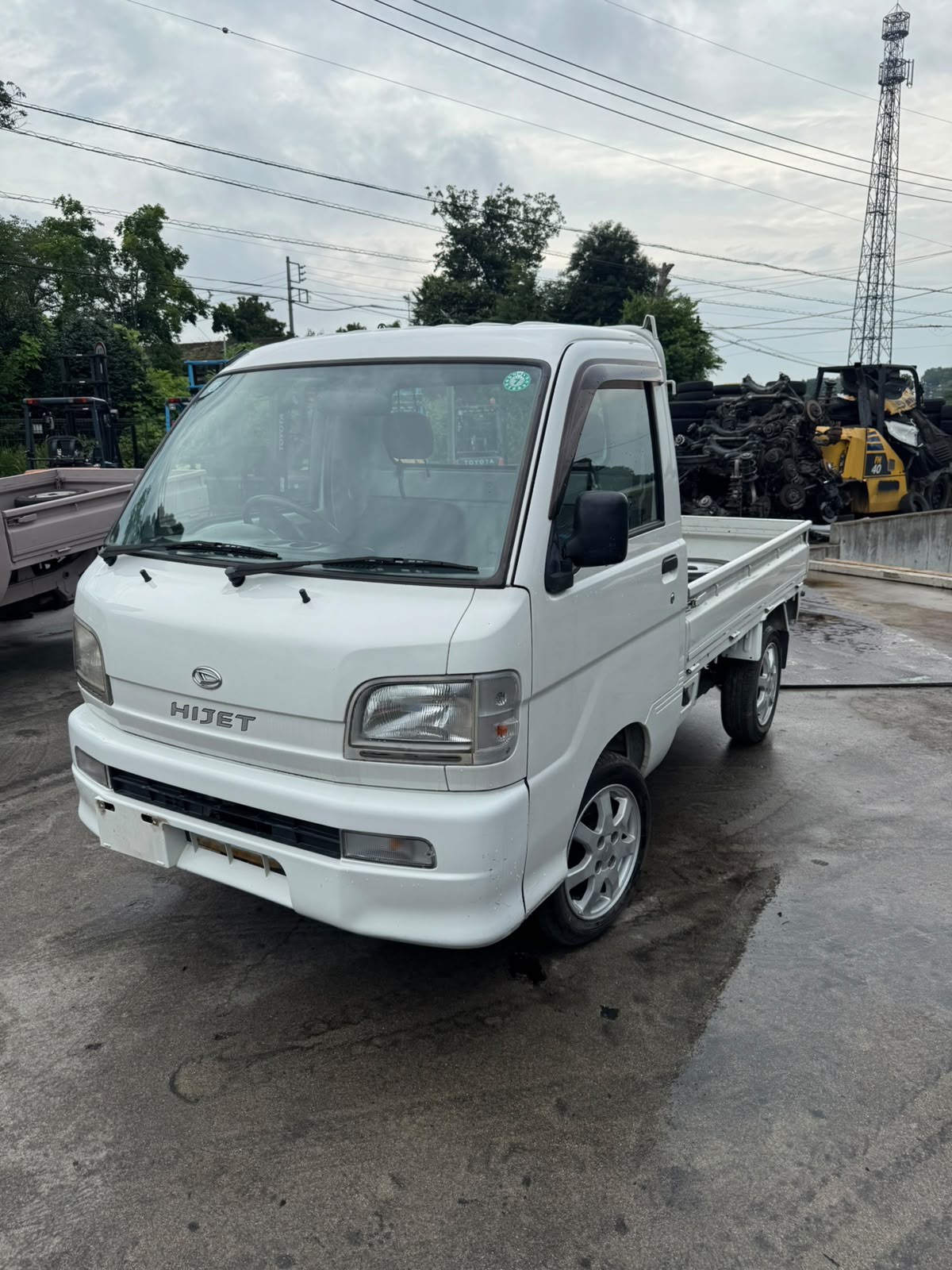 White 2000 Daihatsu Hijet 4x2 M/T kei truck, photo 3 of 12