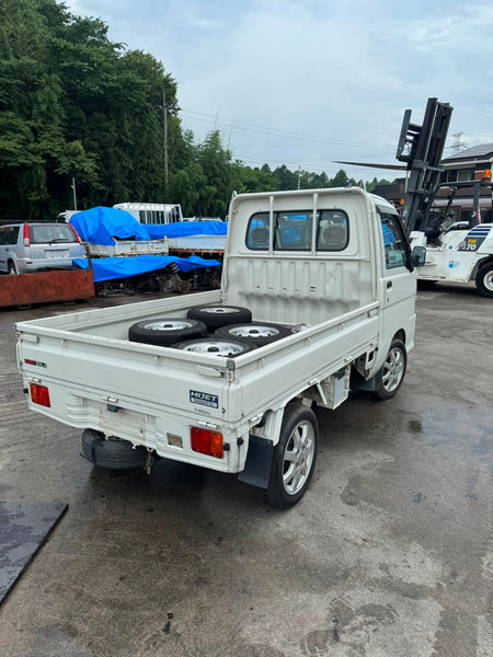 White 2000 Daihatsu Hijet 4x2 M/T kei truck, photo 6 of 12