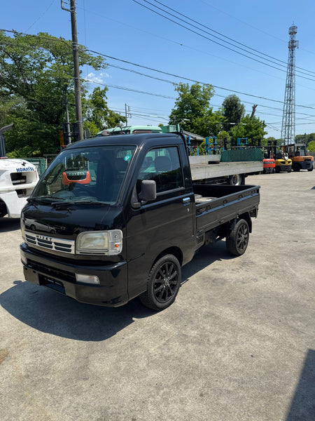 Black 2001 Daihatsu Hijet 4x2 kei truck, photo 3 of 15