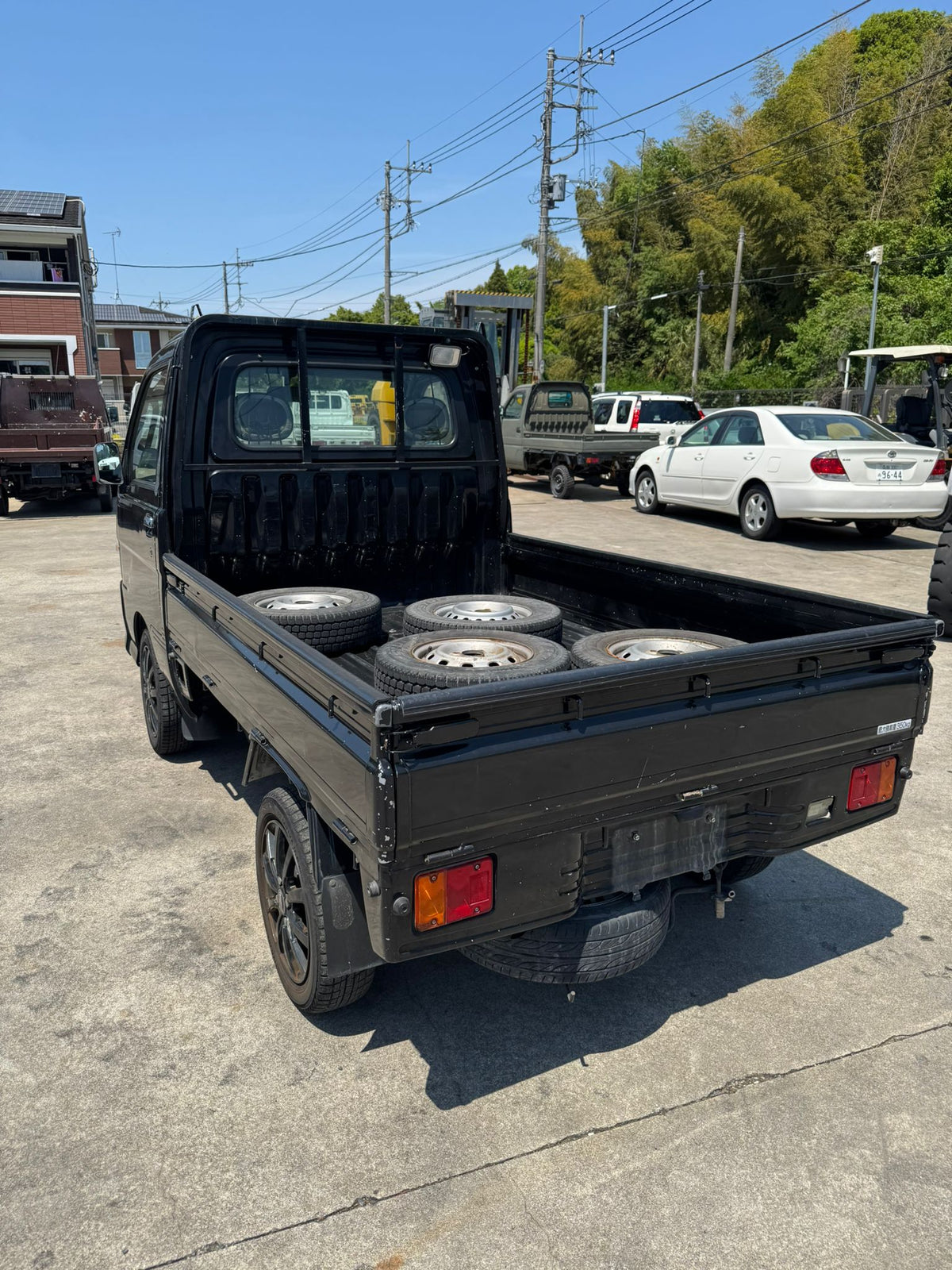 Black 2001 Daihatsu Hijet 4x2 kei truck, photo 7 of 15