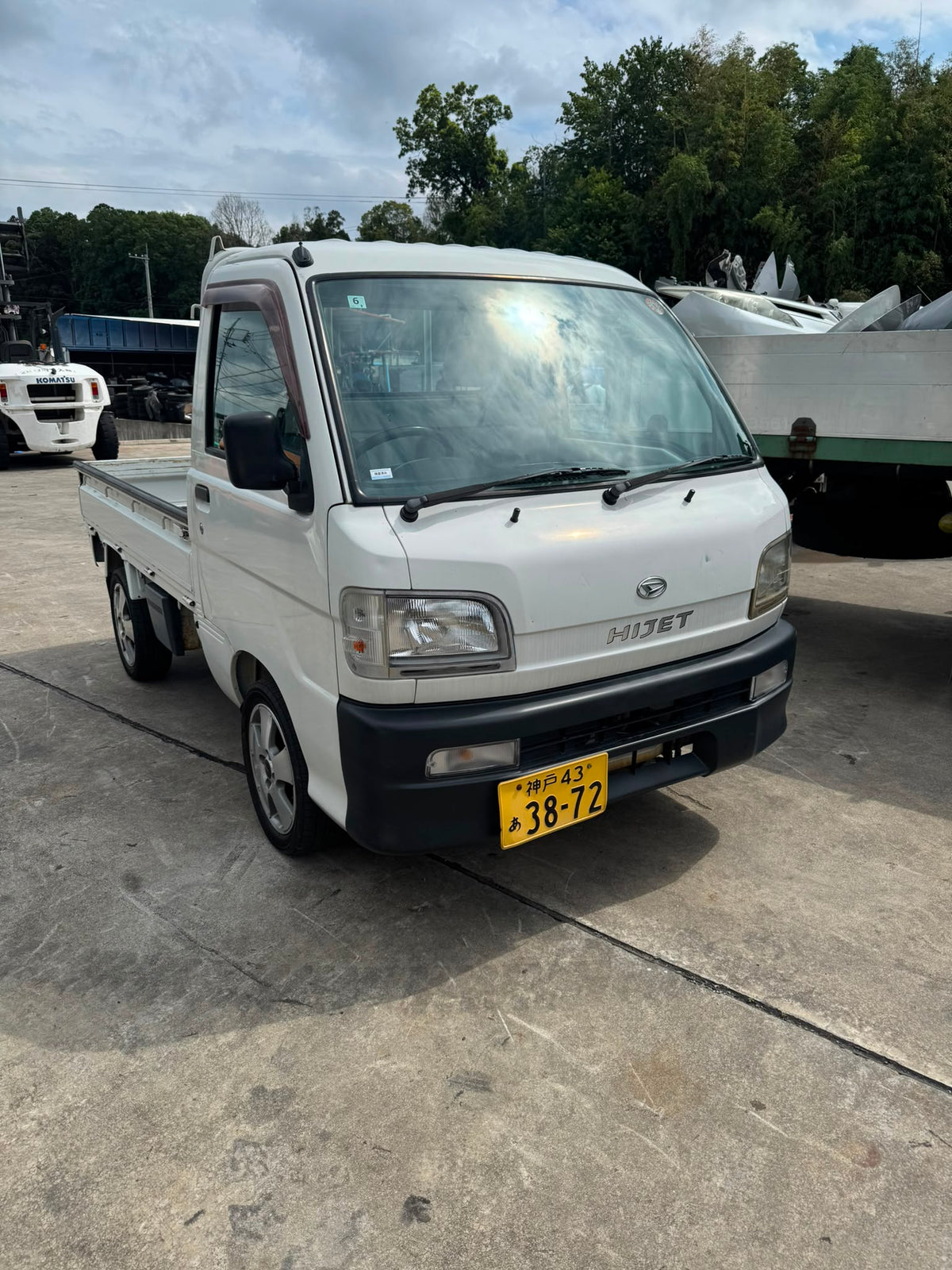 White 1999 Daihatsu Hijet 4x4 kei truck, photo 1 of 14