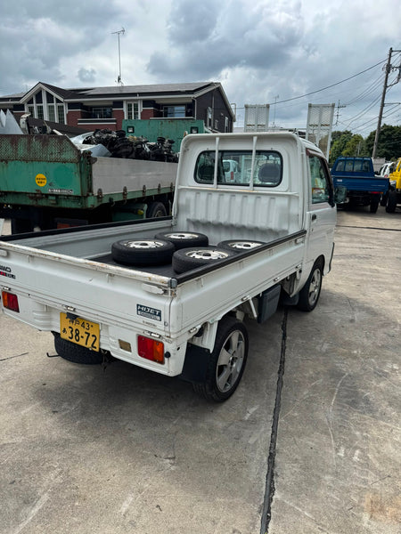 White 1999 Daihatsu Hijet 4x4 kei truck, photo 5 of 14