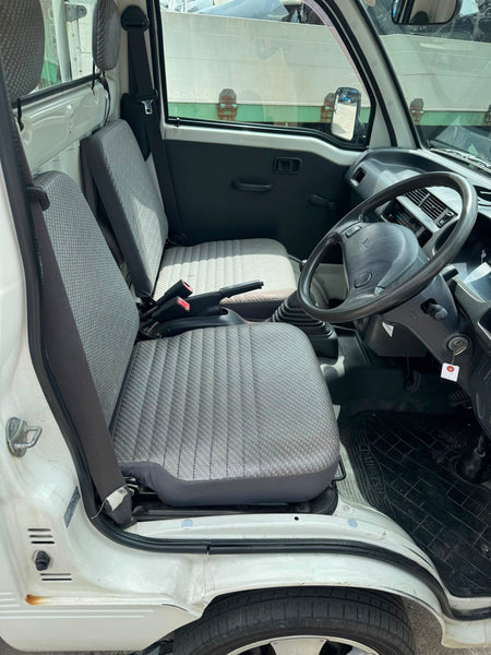 White 1999 Daihatsu Hijet 4x4 kei truck, photo 9 of 14