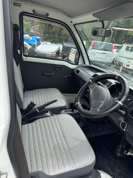 White 1999 Daihatsu Hijet 4x4 kei truck, photo 9 of 14