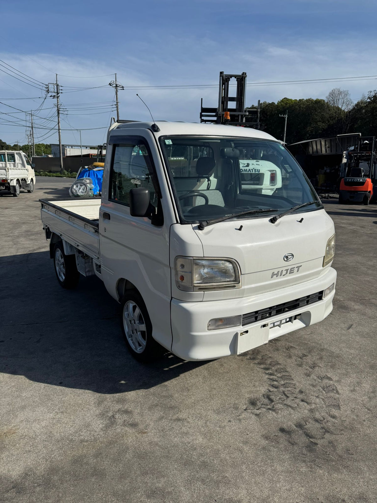 White 2000 Daihatsu Hijet 4x4 kei truck, photo 4 of 13