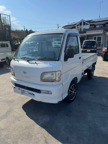 White 2000 Daihatsu Hijet 4x4 kei truck, photo 2 of 12