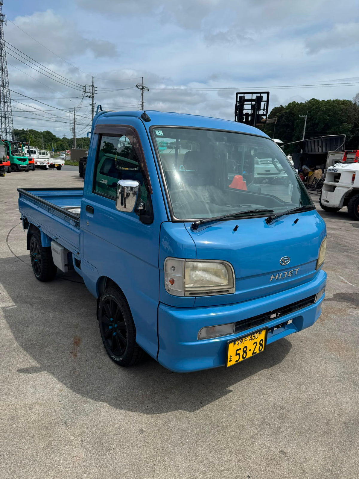 Blue 2000 Daihatsu Hijet 4x4 kei truck, photo 4 of 12