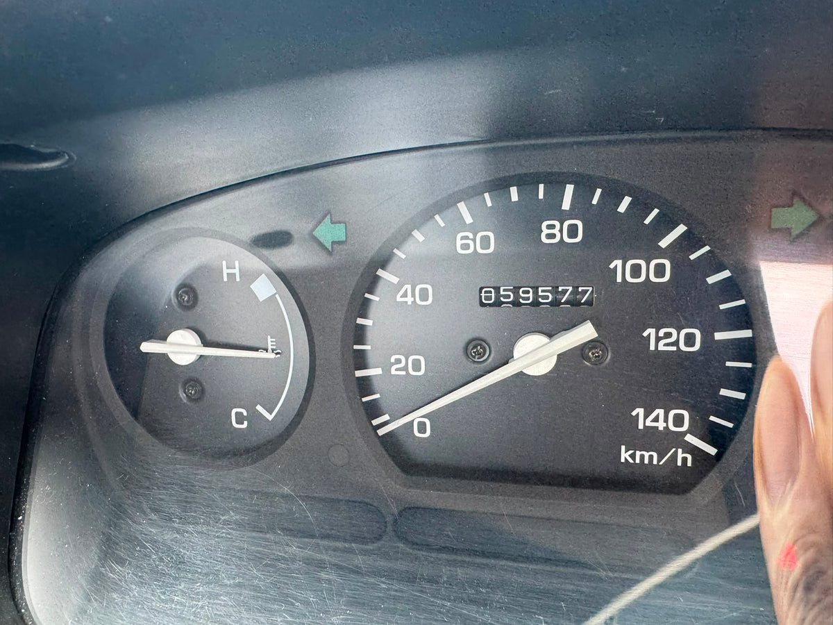 Blue 2000 Daihatsu Hijet 4x4 kei truck, photo 10 of 12