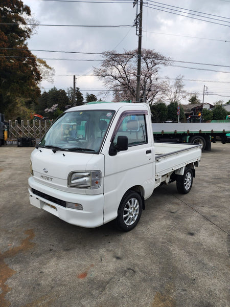 White 2000 Daihatsu Hijet 4x4 kei truck, photo 2 of 17