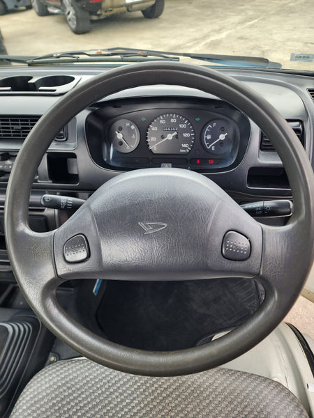 White 2000 Daihatsu Hijet 4x4 kei truck, photo 12 of 17