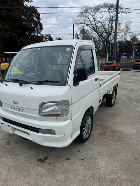 White 2001 Daihatsu Hijet 4x4 kei truck, photo 2 of 13