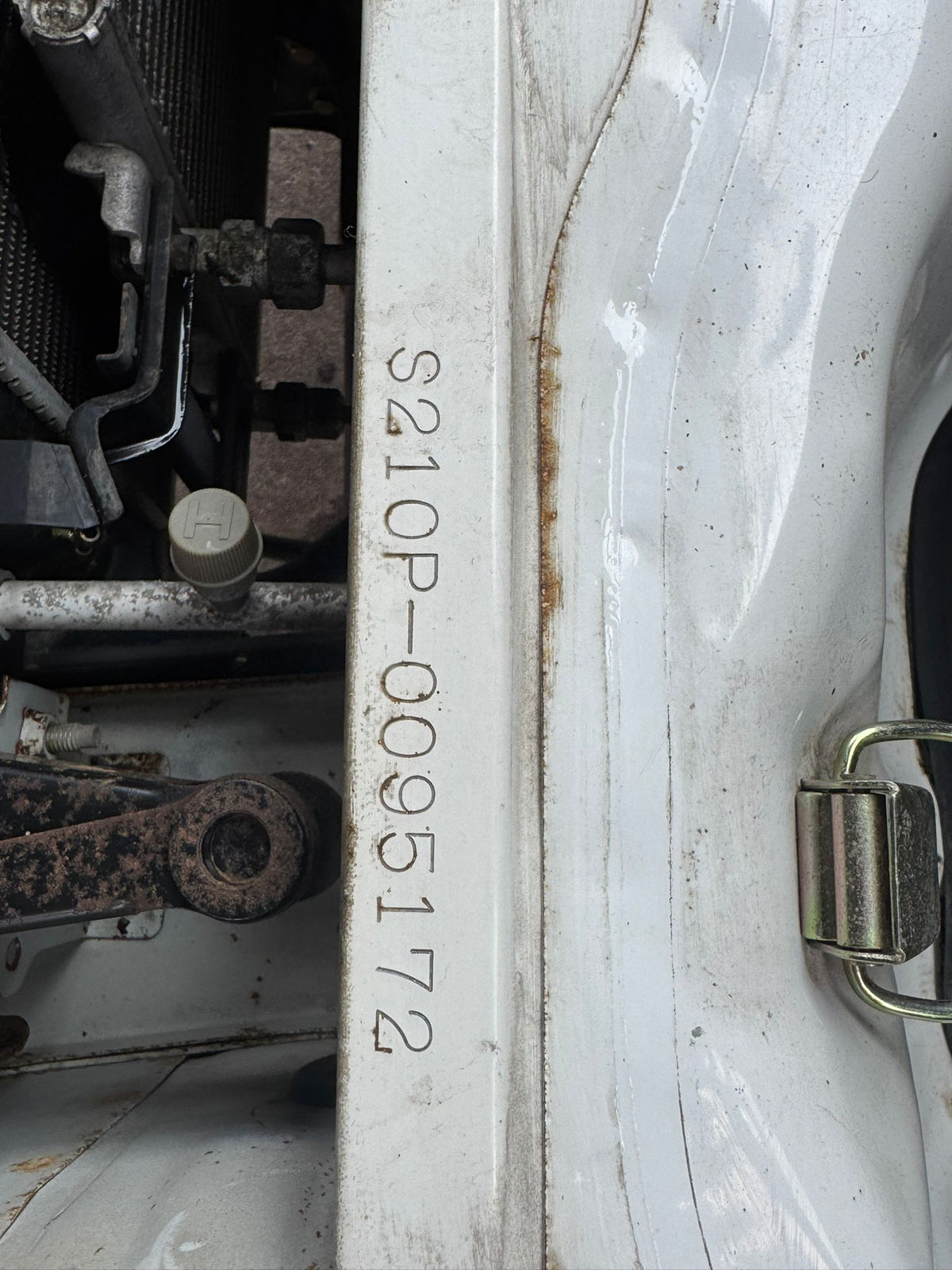 White 2001 Daihatsu Hijet 4x4 kei truck, photo 12 of 13