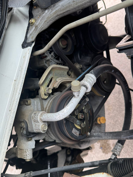 White 2001 Daihatsu Hijet 4x4 kei truck, photo 13 of 13