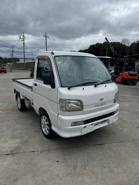 White 2000 Daihatsu Hijet 4x4 kei truck, photo 2 of 11
