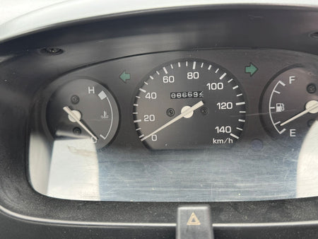 White 2000 Daihatsu Hijet 4x4 kei truck, photo 9 of 11