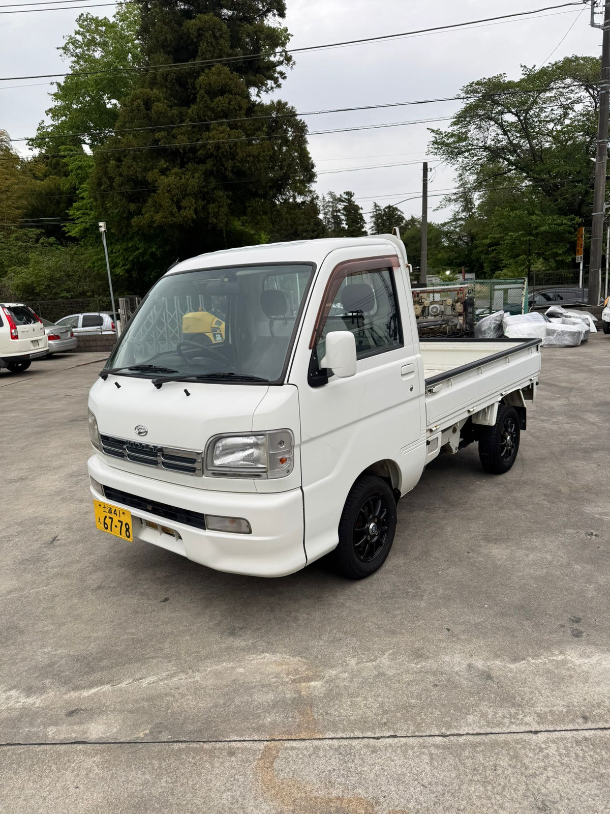 White 2001 Daihatsu Hijet 4x4 kei truck, photo 1 of 13