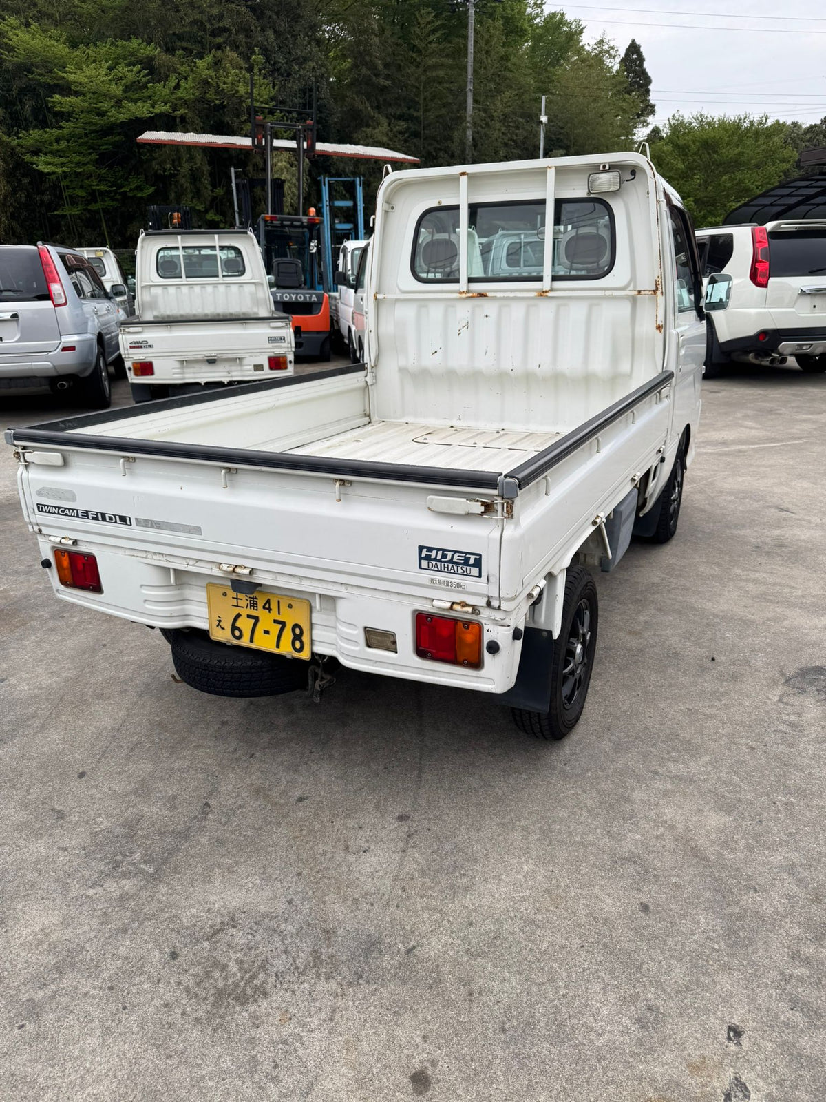 White 2001 Daihatsu Hijet 4x4 kei truck, photo 3 of 13