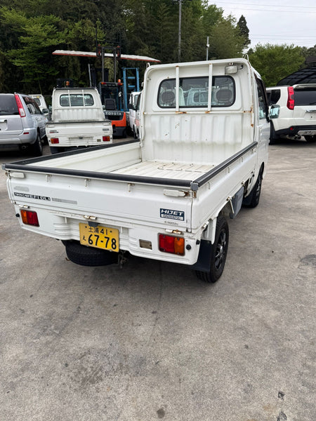 White 2001 Daihatsu Hijet 4x4 kei truck, photo 3 of 13