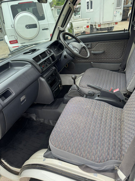 White 2001 Daihatsu Hijet 4x4 kei truck, photo 5 of 13
