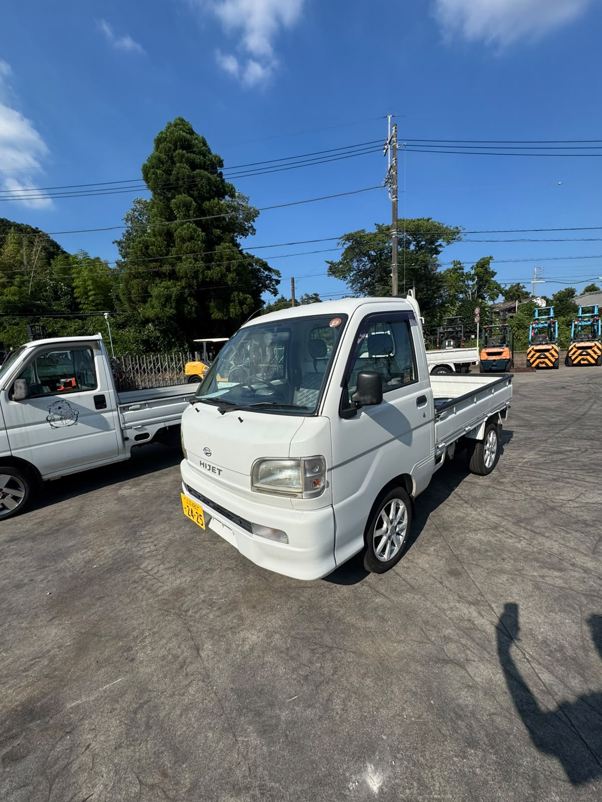 White 2001 Daihatsu Hijet 4x4 M/T kei truck, photo 2 of 13