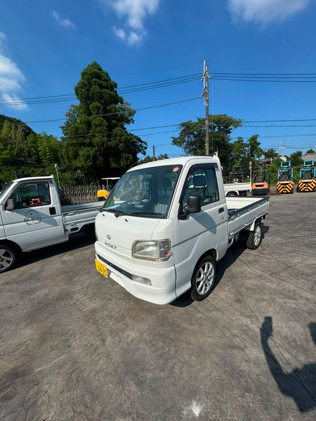 White 2001 Daihatsu Hijet 4x4 M/T kei truck, photo 2 of 13