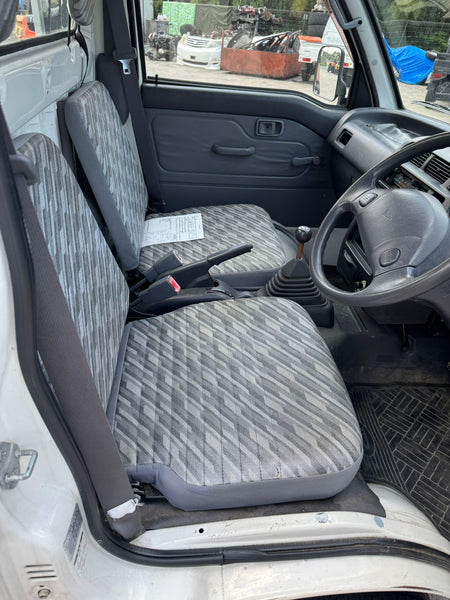 White 2001 Daihatsu Hijet 4x4 kei truck, photo 10 of 13