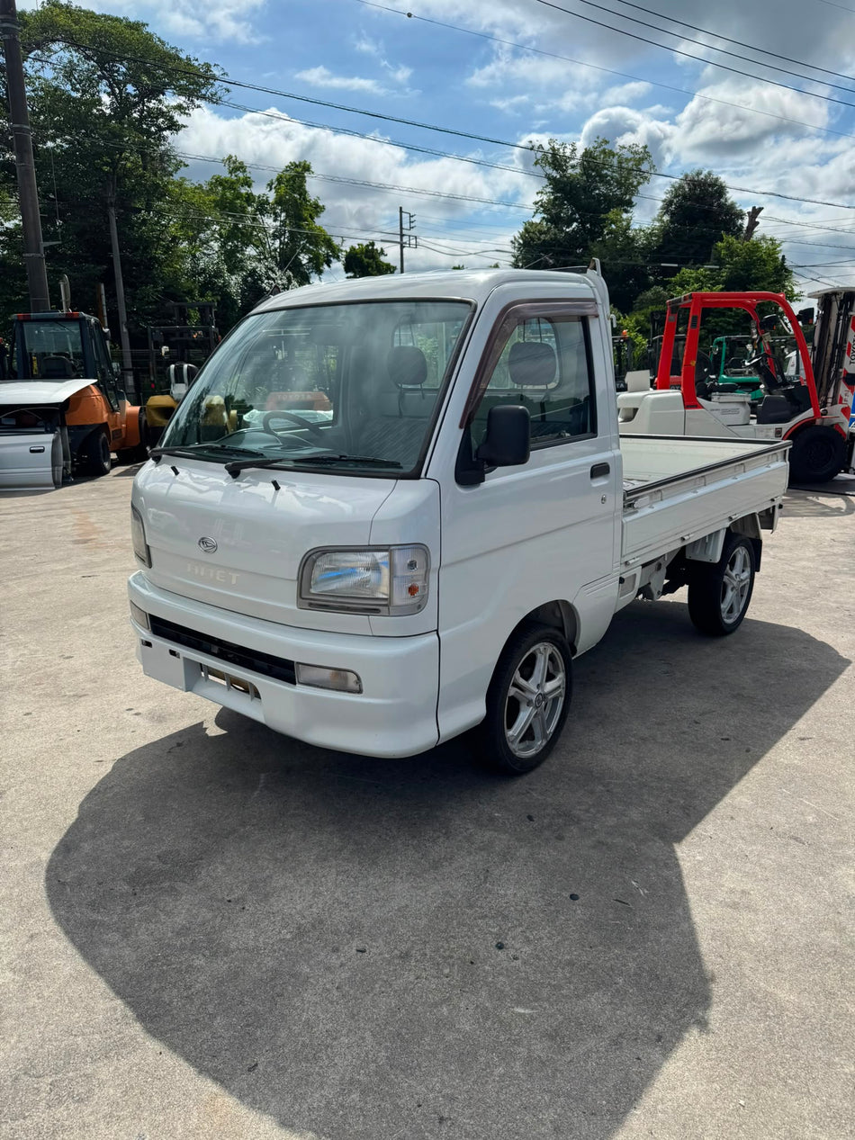 White 2001 Daihatsu Hijet 4x4 kei truck, photo 1 of 13