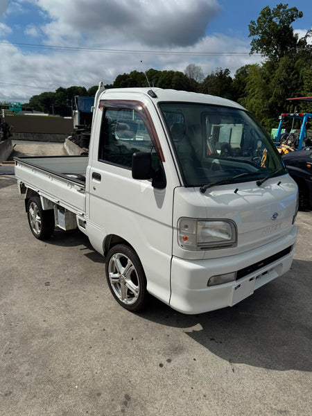 White 2001 Daihatsu Hijet 4x4 kei truck, photo 3 of 13