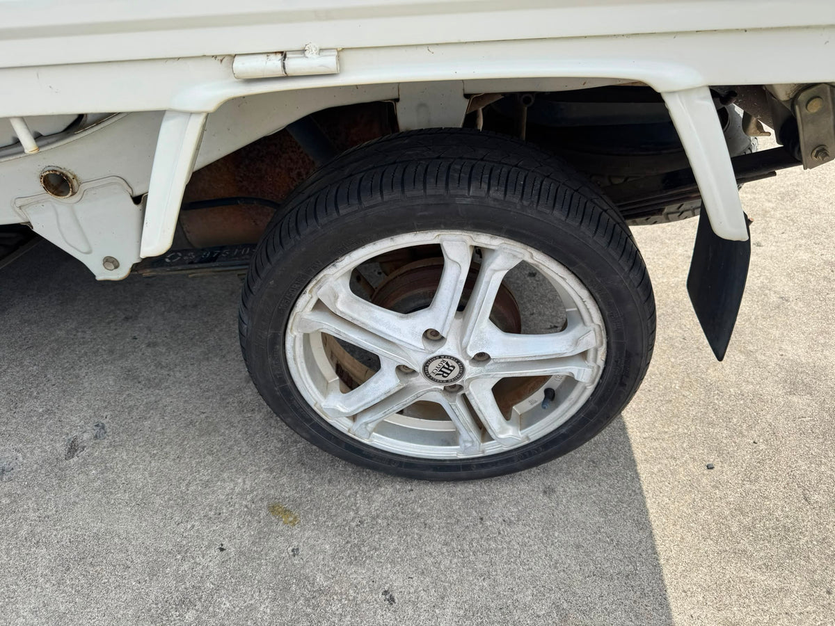 White 2001 Daihatsu Hijet 4x4 kei truck, photo 7 of 13
