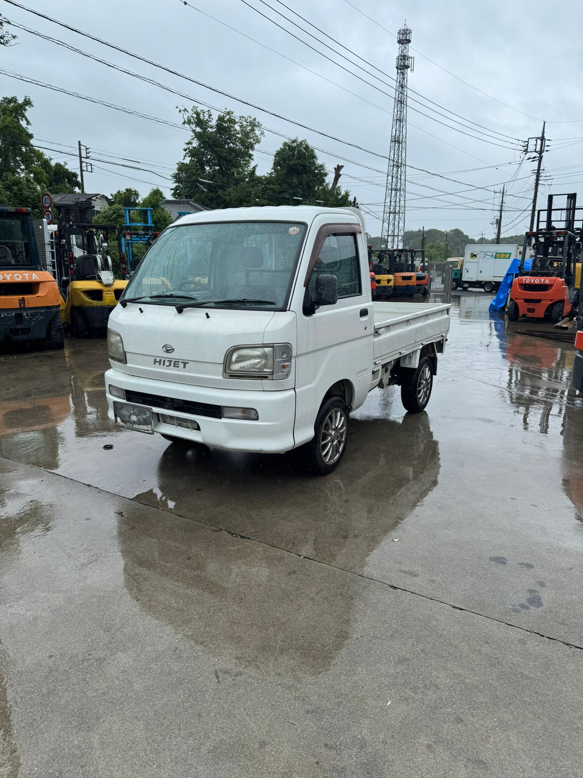 White 2001 Daihatsu Hijet 4x4 M/T kei truck, photo 1 of 13