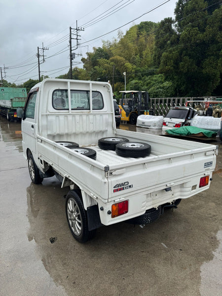 White 2001 Daihatsu Hijet 4x4 M/T kei truck, photo 4 of 13