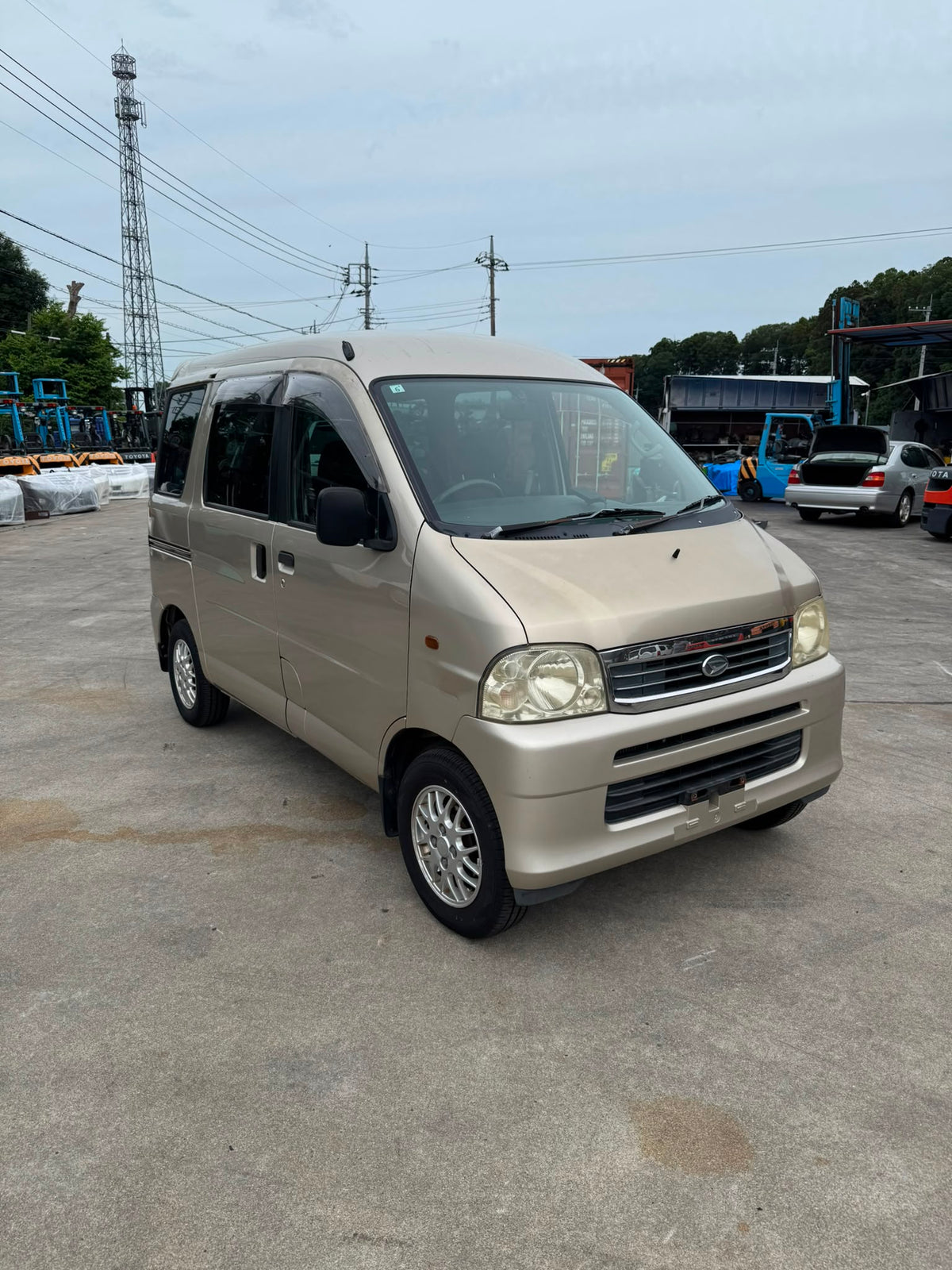 Champagne 2001 Daihatsu Atrai Wagon kei van, photo 2 of 15