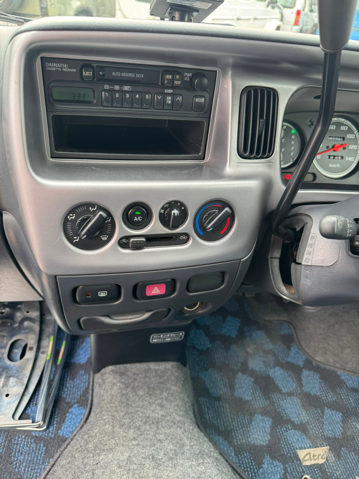 Champagne 2001 Daihatsu Atrai Wagon kei van, photo 10 of 15