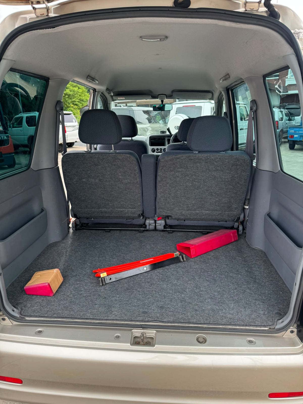 Champagne 2001 Daihatsu Atrai Wagon kei van, photo 11 of 15