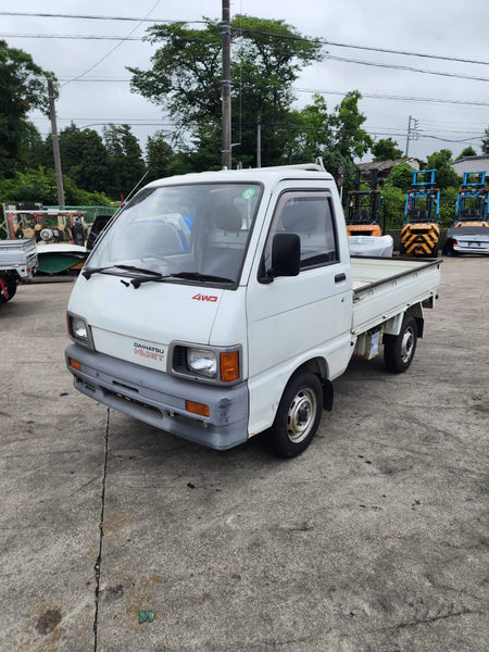 White 1992 Daihatsu Hijet 4x4 kei truck, photo 2 of 15