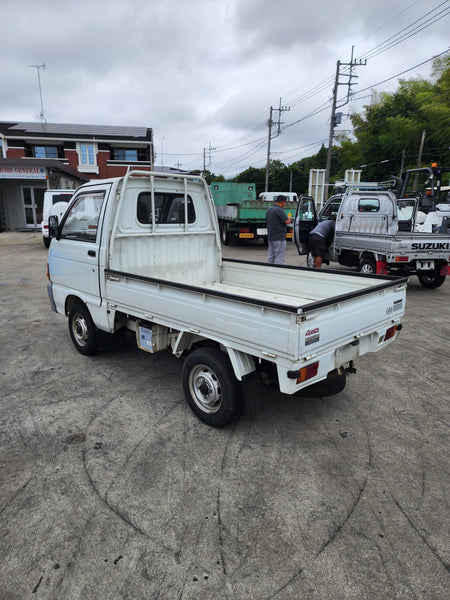 White 1992 Daihatsu Hijet 4x4 kei truck, photo 3 of 15