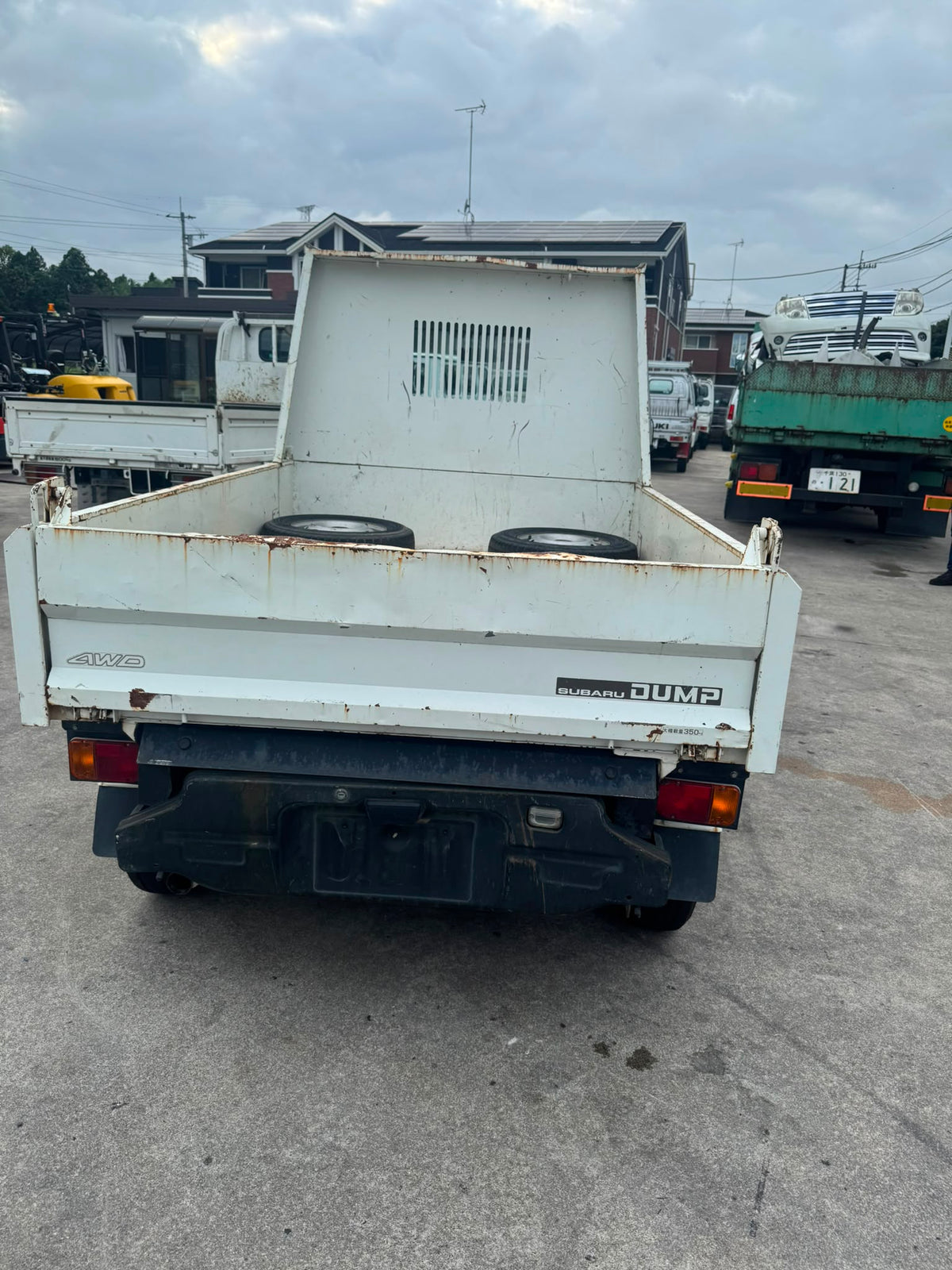 White 2000 Subaru Sambar Dump Truck 4x4 kei truck, photo 4 of 10