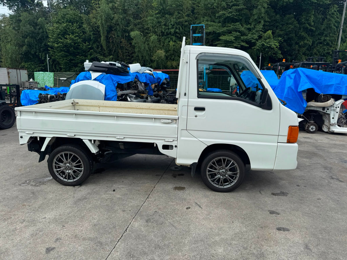 White 2001 Subaru Sambar 4x4 kei truck, photo 3 of 15
