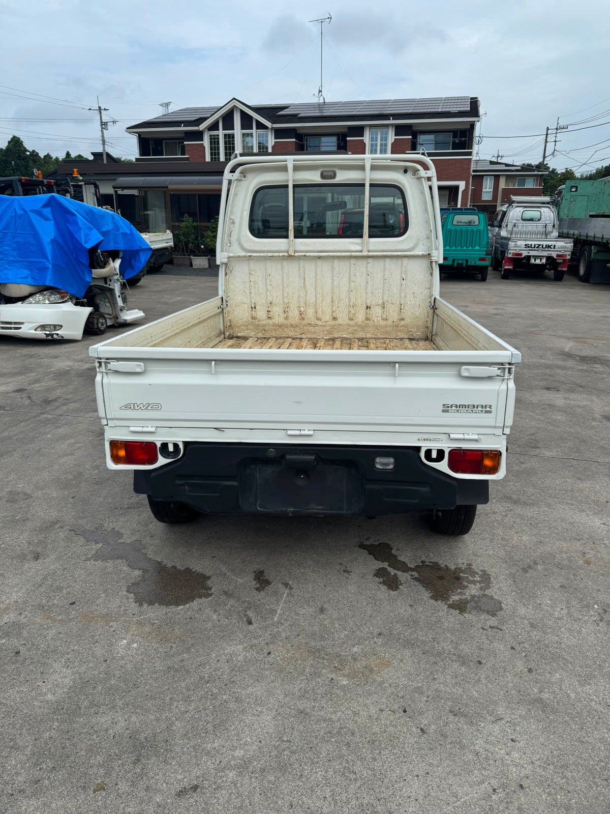 White 2001 Subaru Sambar 4x4 kei truck, photo 5 of 15